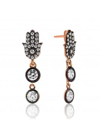 Gümüş Fatma'nın Eli Küpe