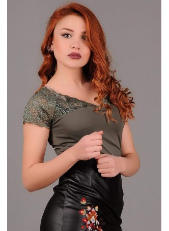 Üstü Dantelli Yeşil Bluz
