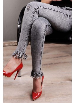Parçalı Paça Yıkamalı Siyah Denim