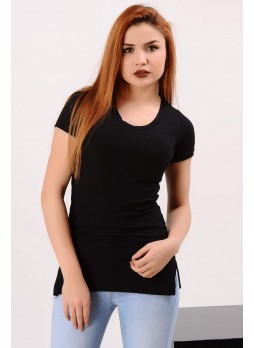 Yırtmaçlı Siyah U Yaka T-shirt