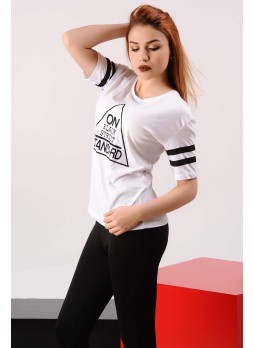 Kol Şeritli Baskılı Beyaz T-shirt
