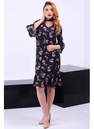 Pembe Çiçek Desenli Pencereli Yaka Siyah Elbise