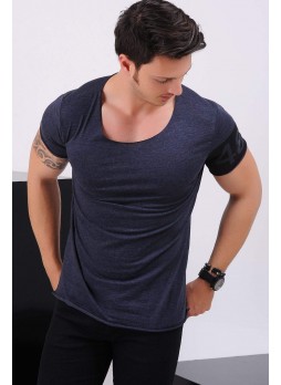 Kol Baskılı Geniş Yaka Lacivert T-Shirt