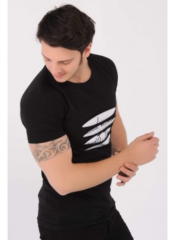 Kesikli Siyah T-Shirt