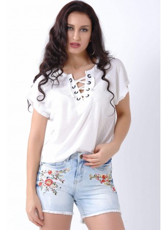 Bağcık Yaka Beyaz T-Shirt