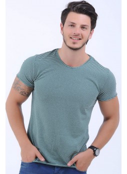 Beyaz Çizgili Yeşil T-Shirt