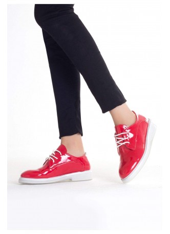 Kırmızı Rugan Bayan Bağcıklı Babet Ayakkabı