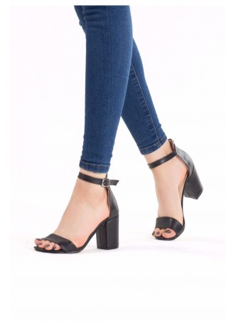 Tua Siyah Cilt  Bilekten Kemerli Bayan Topuklu Ayakkabı